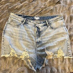 Good American bombshell shorts